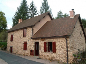 Gîte Familial avec Cascade, Pêche, Activités et Proximité de Vichy - FR-1-489-21